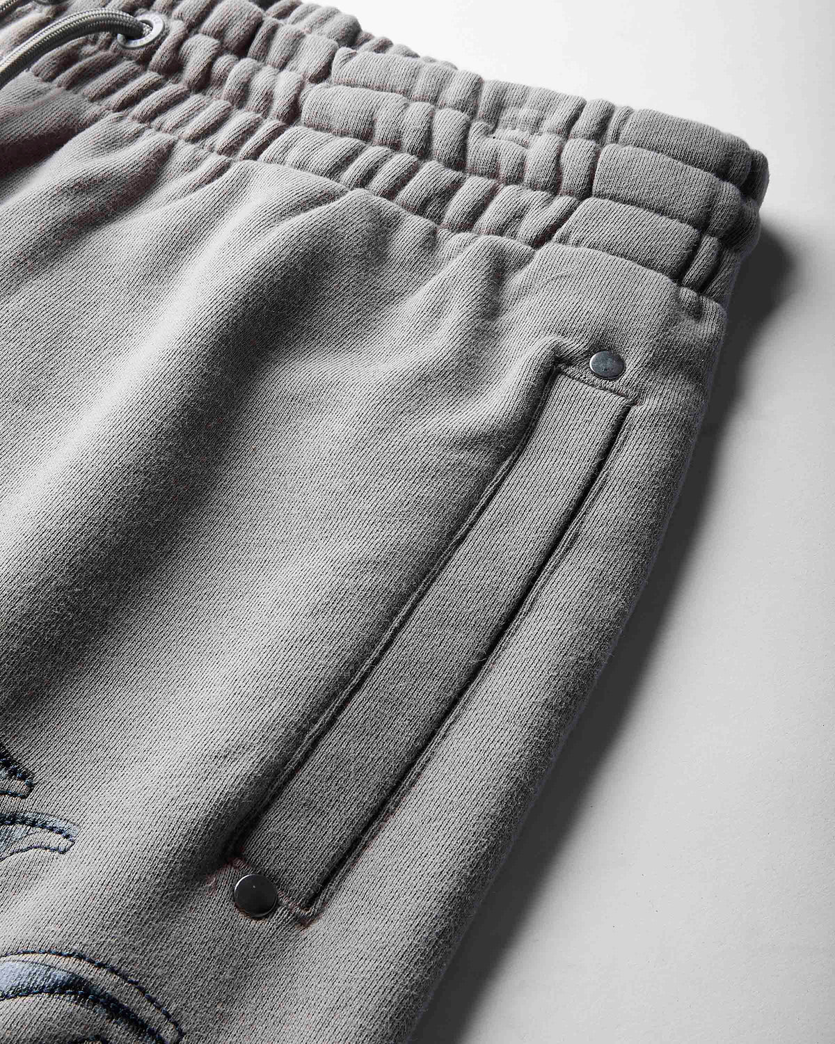 Jogger Inkfall oversize con orlo aperto - Silent Storm/Nero/Camo