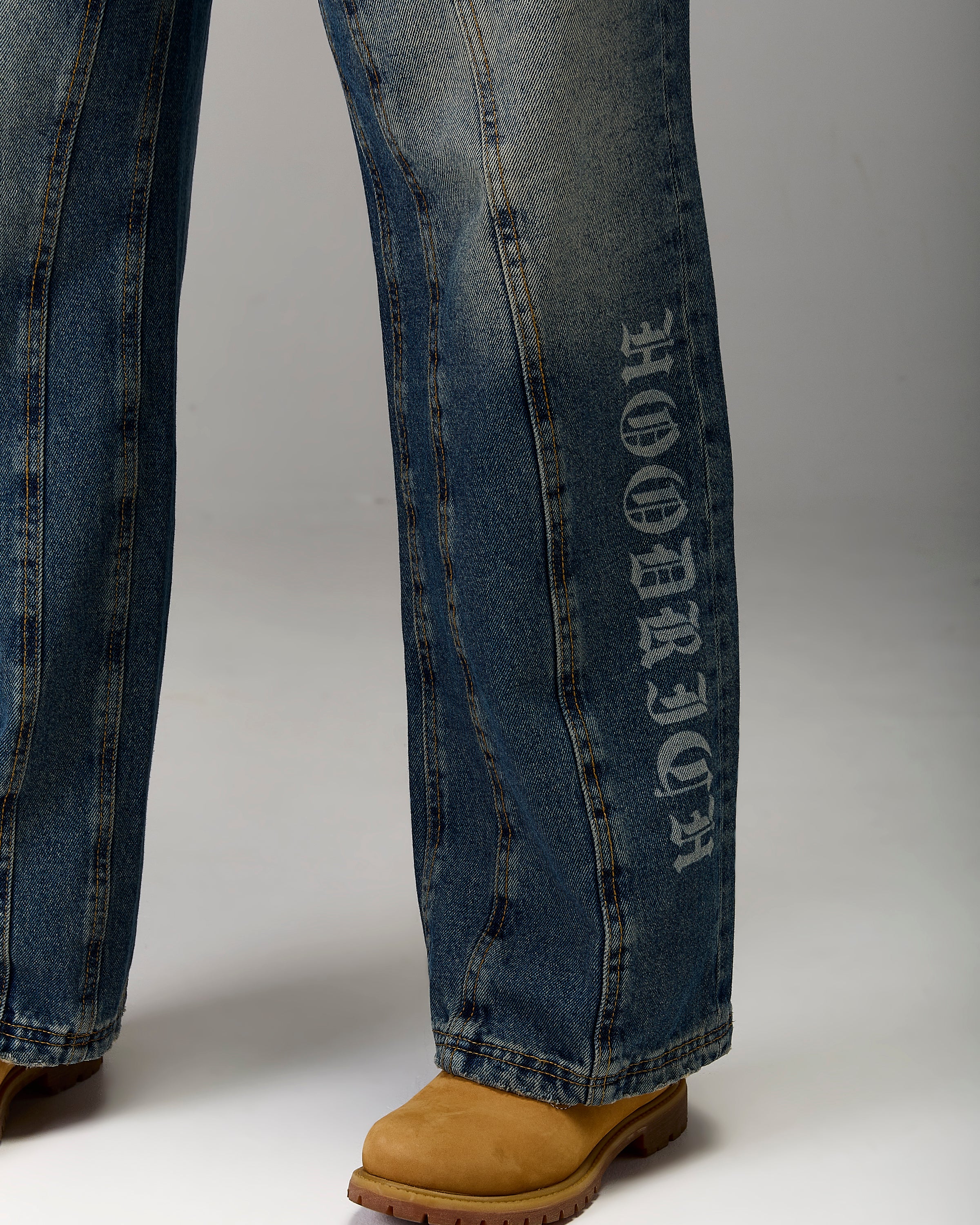 Jeans a gamba larga Snowdrift di Winner's Circle - Lavaggio sporco