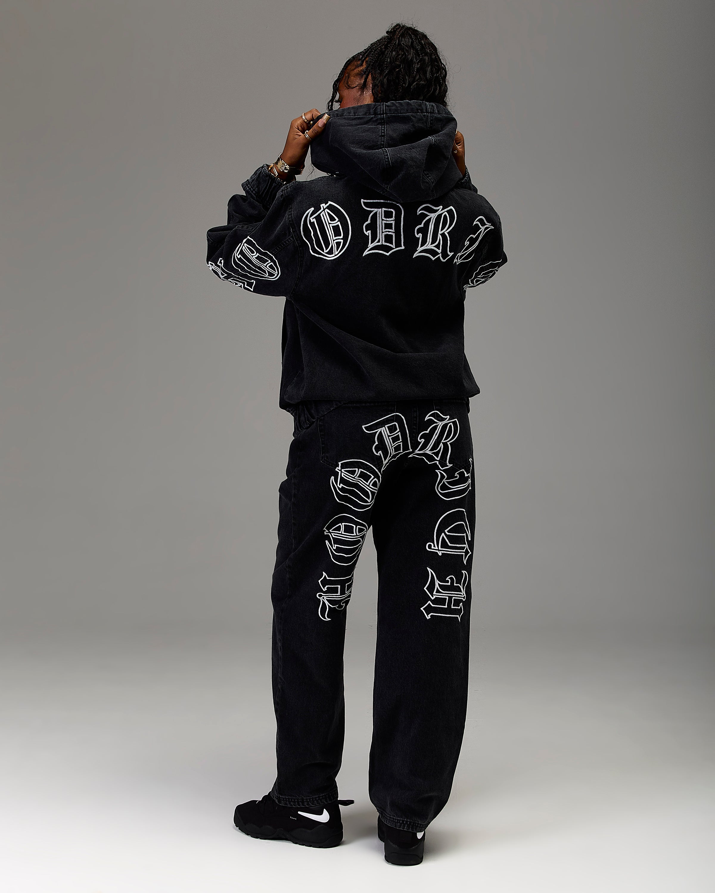 Giacca con cappuccio in denim Winner's Circle - Nero/Bianco