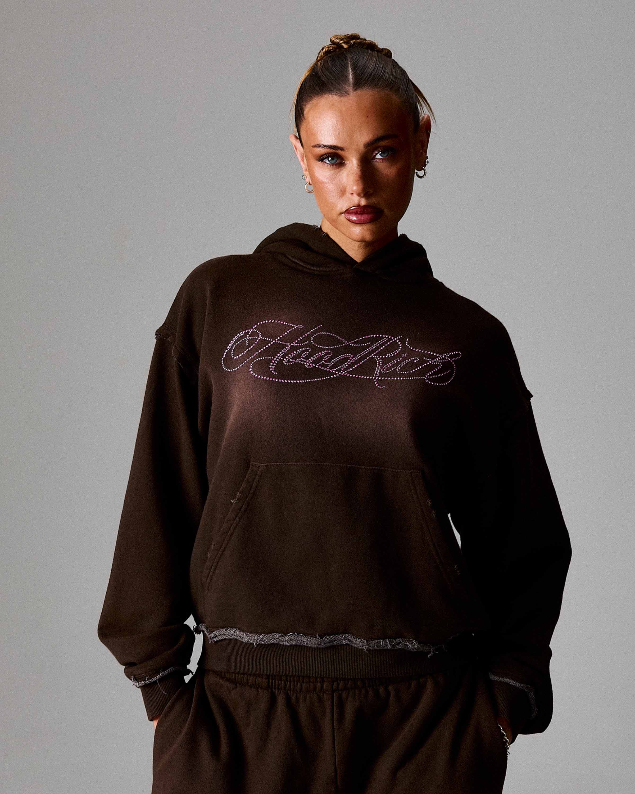 Felpa con cappuccio di media lunghezza The Winner's Circle Amber Script - Marrone/Rosa