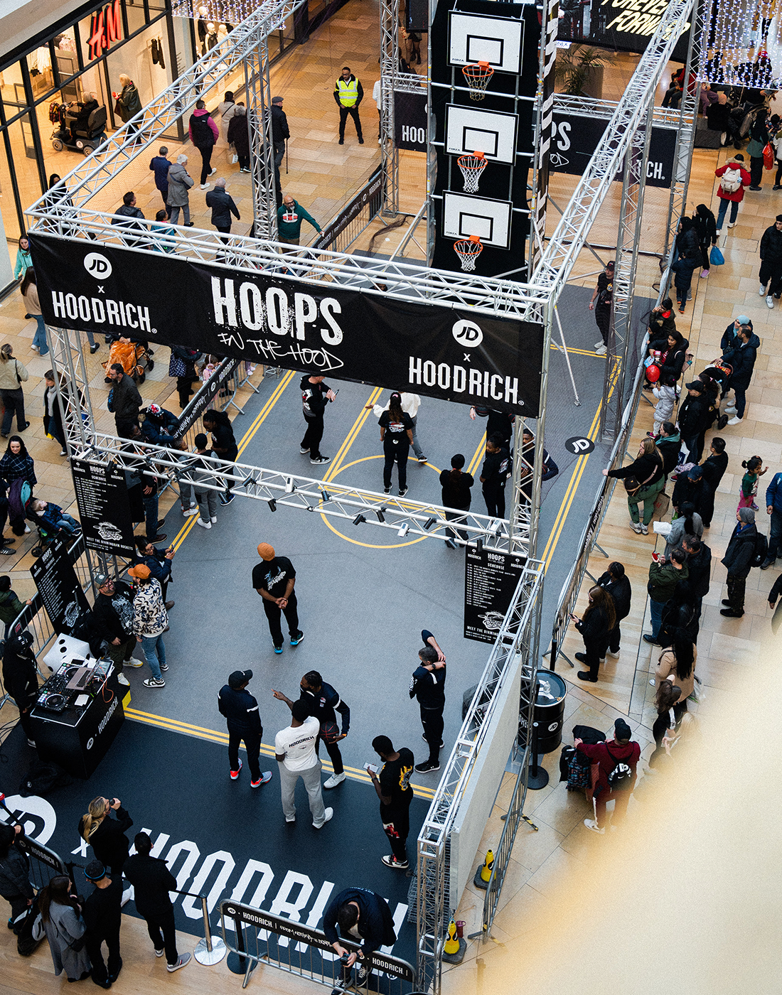 HOOPS IN THE HOOD