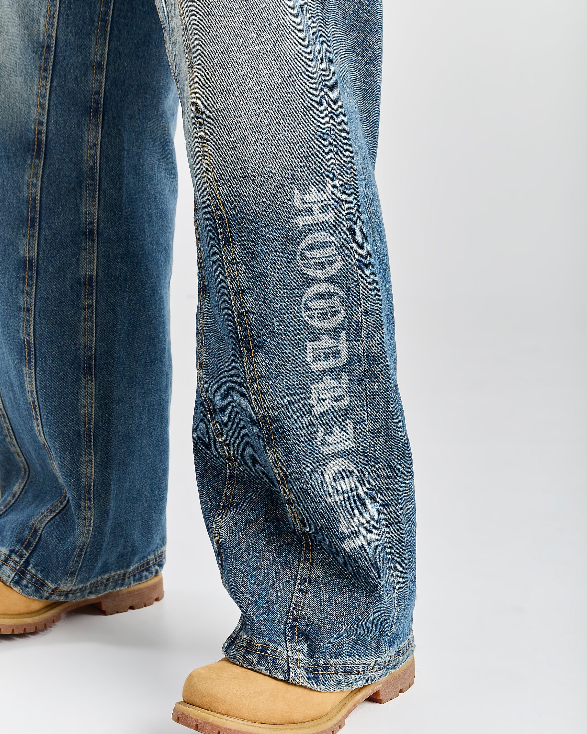 Jeans a gamba larga Snowdrift di Winner's Circle - Lavaggio sporco