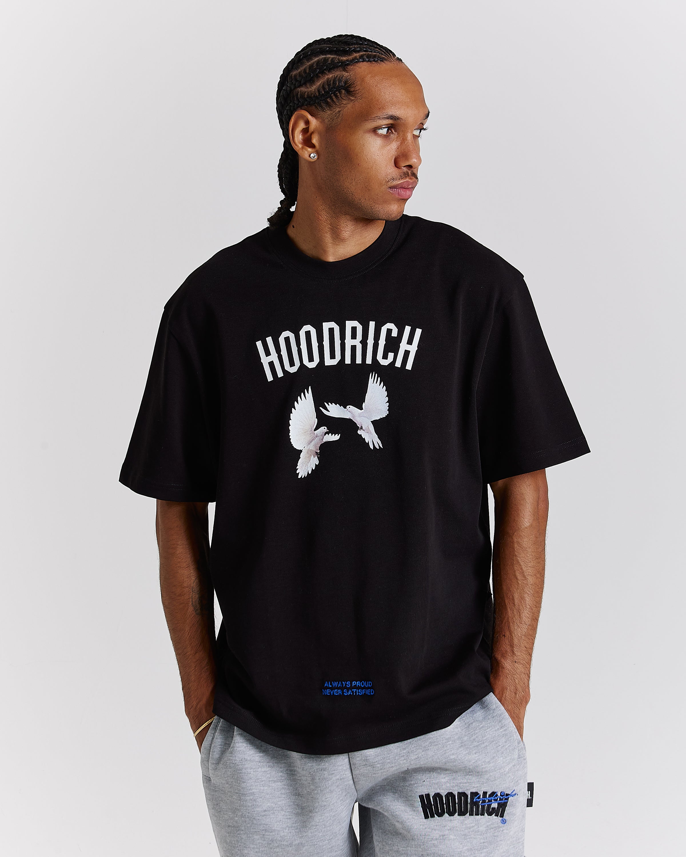 Hoodrich 定番 シンプル ロゴ Tシャツ レギュラーフィット Hoodrich 定番 シンプル ロゴ Tシャツ レギュラーフィット