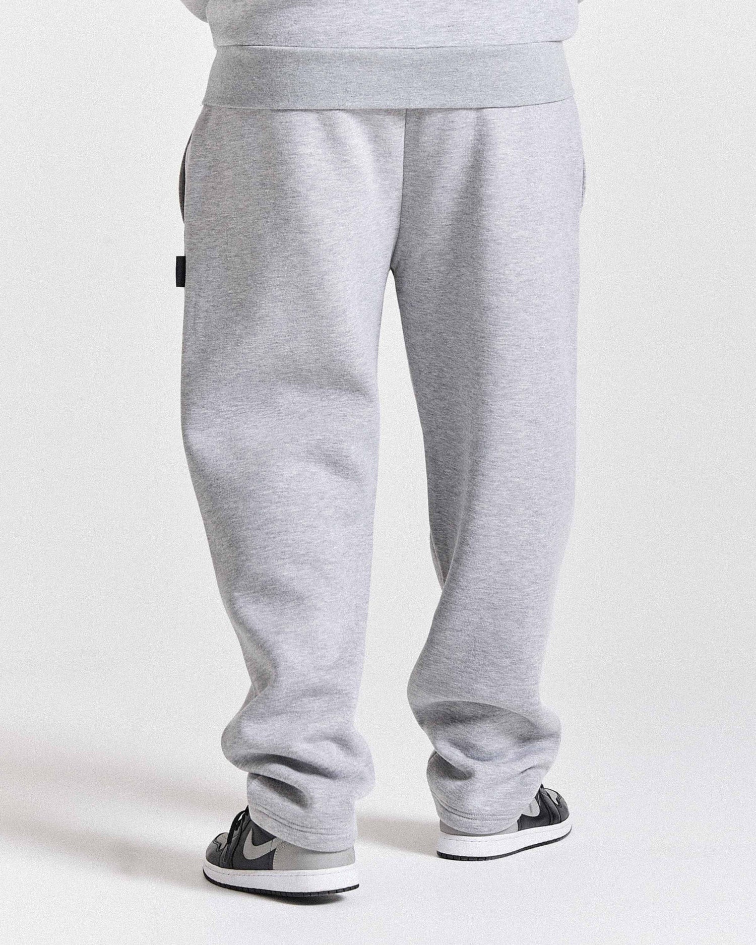 Pantaloni da jogging oversize a gamba larga Varsite - Grigio/Bianco