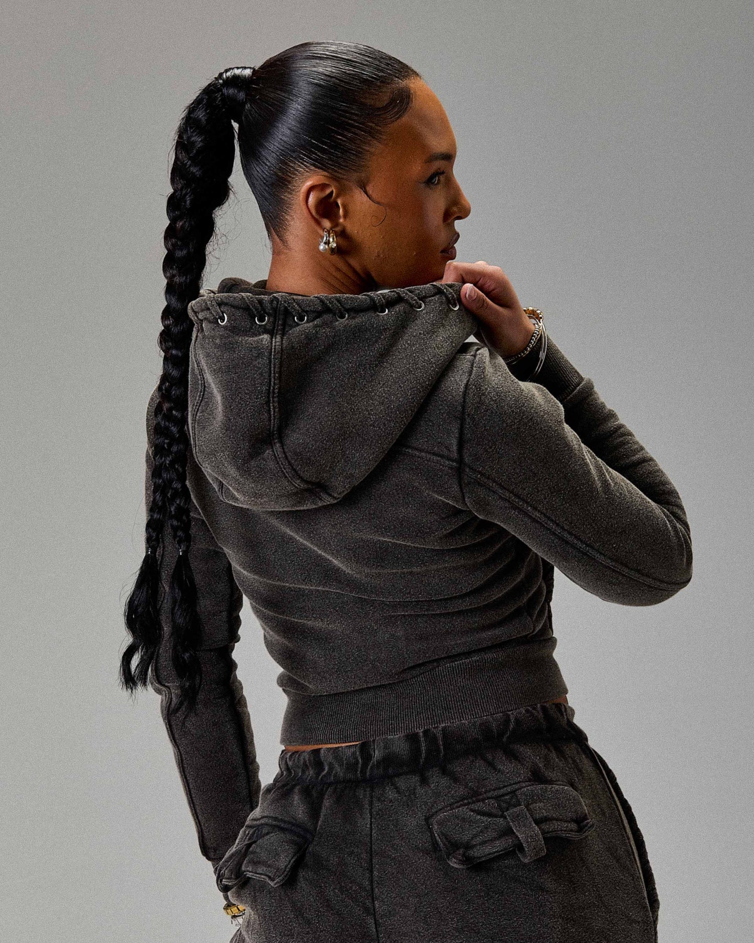 Felpa con cappuccio slim con zip The Winner's Circle Token - Nero lavato