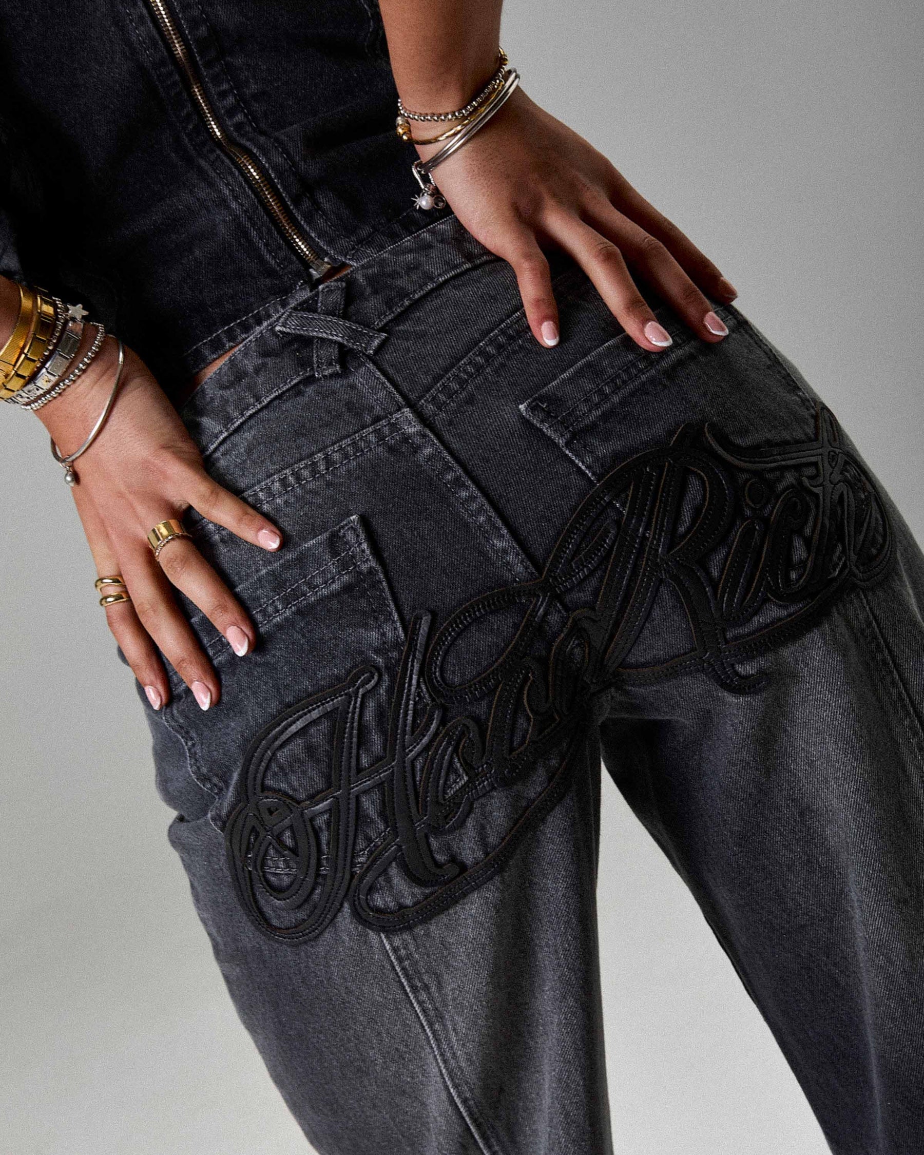 Jeans cargo a gamba larga Solace di Winner's Circle - Grigio/Nero