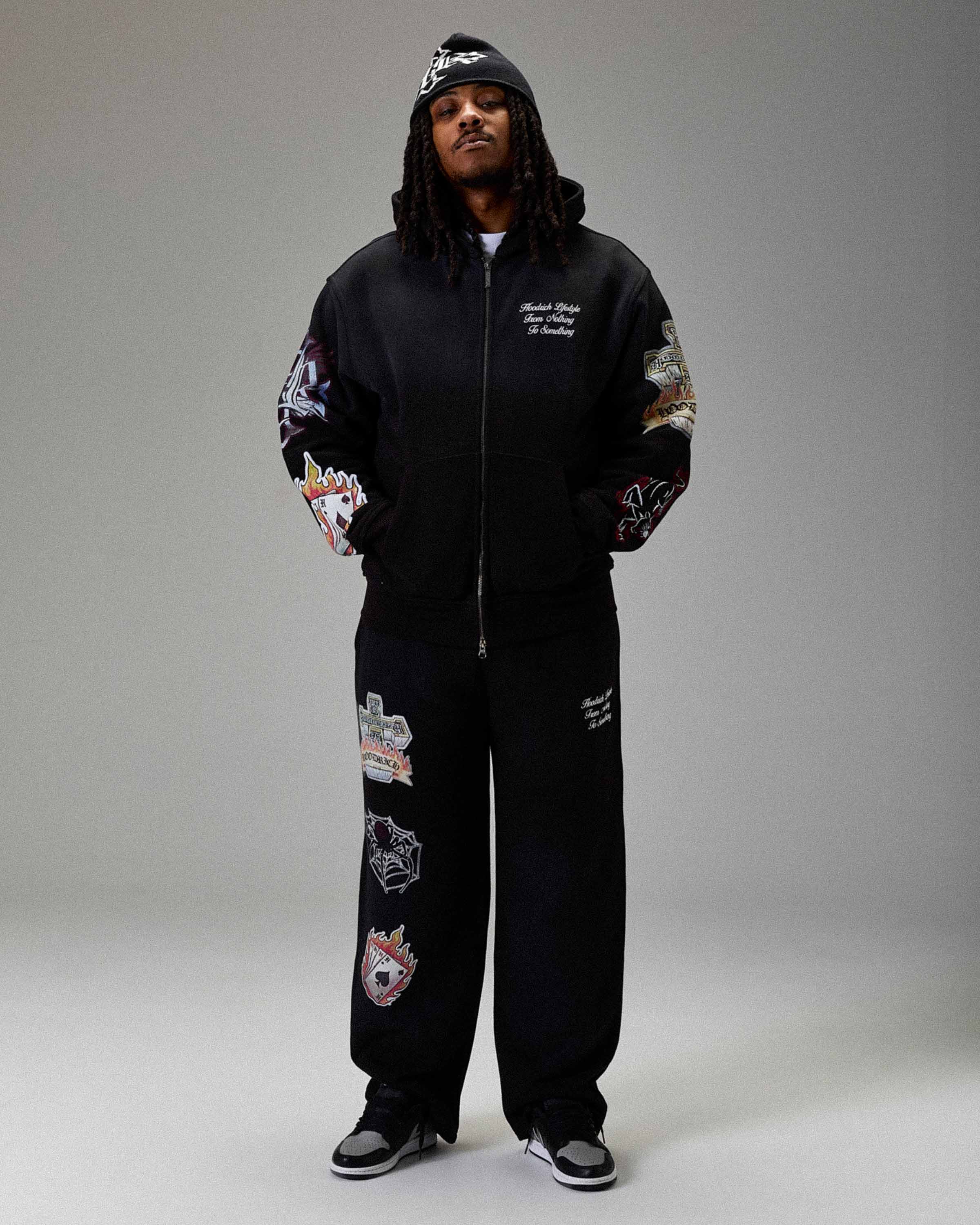 Pantaloni Jogger The Winner's Circle Phase Oversized con Orlo Aperto - Nero