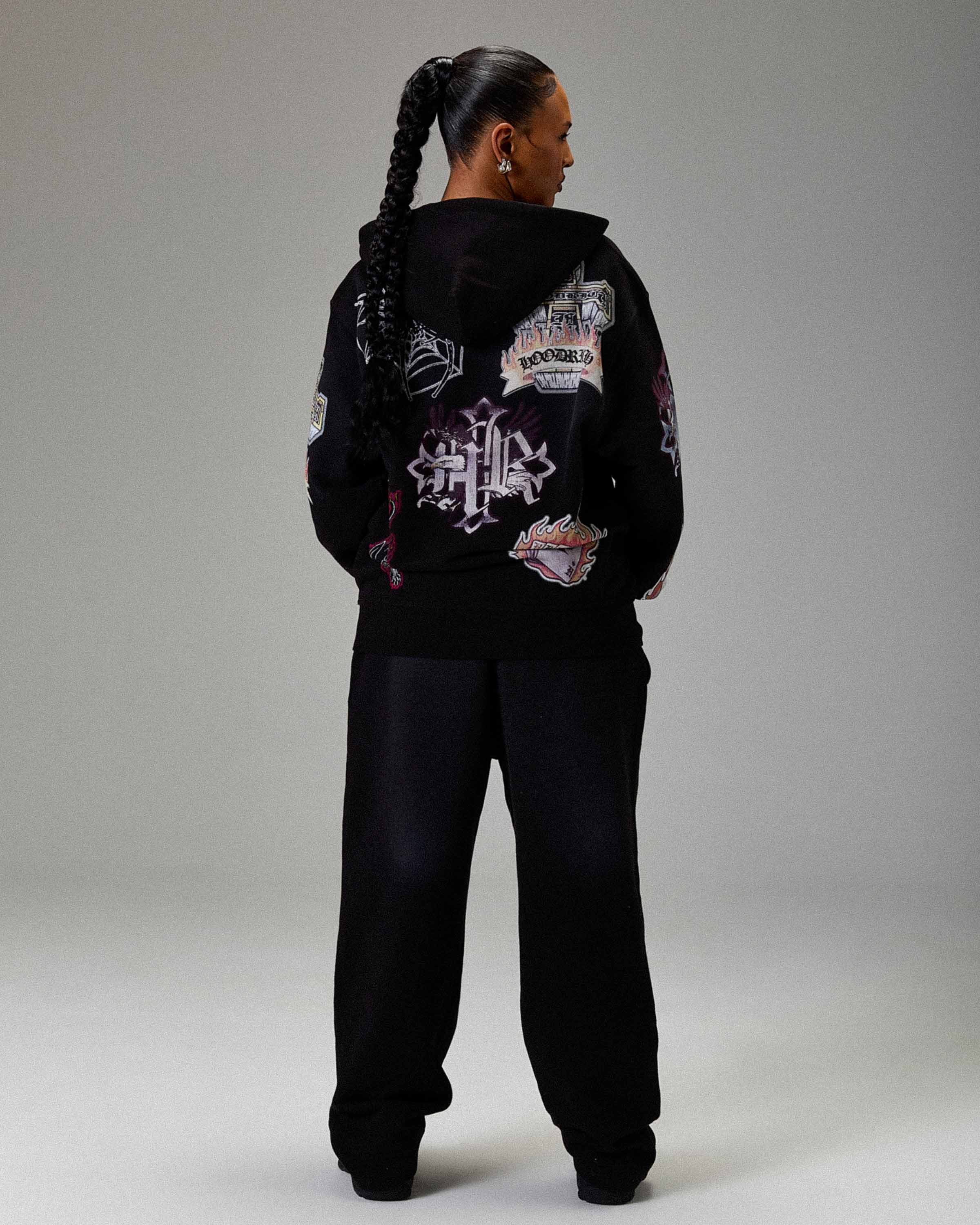 Pantaloni Jogger The Winner's Circle Phase Oversized con Orlo Aperto - Nero