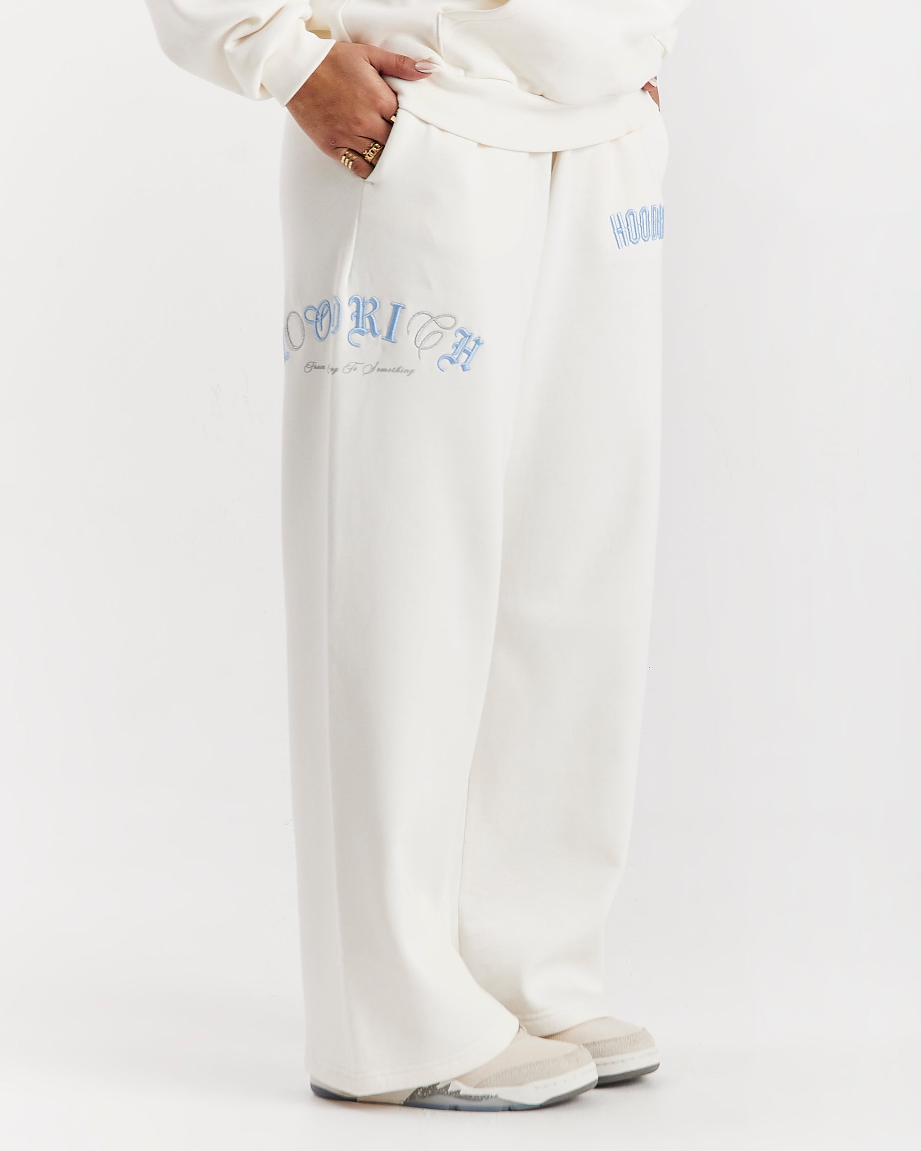 Pantaloni da jogging a gamba larga oversize Calor - Bianco sporco/Blu