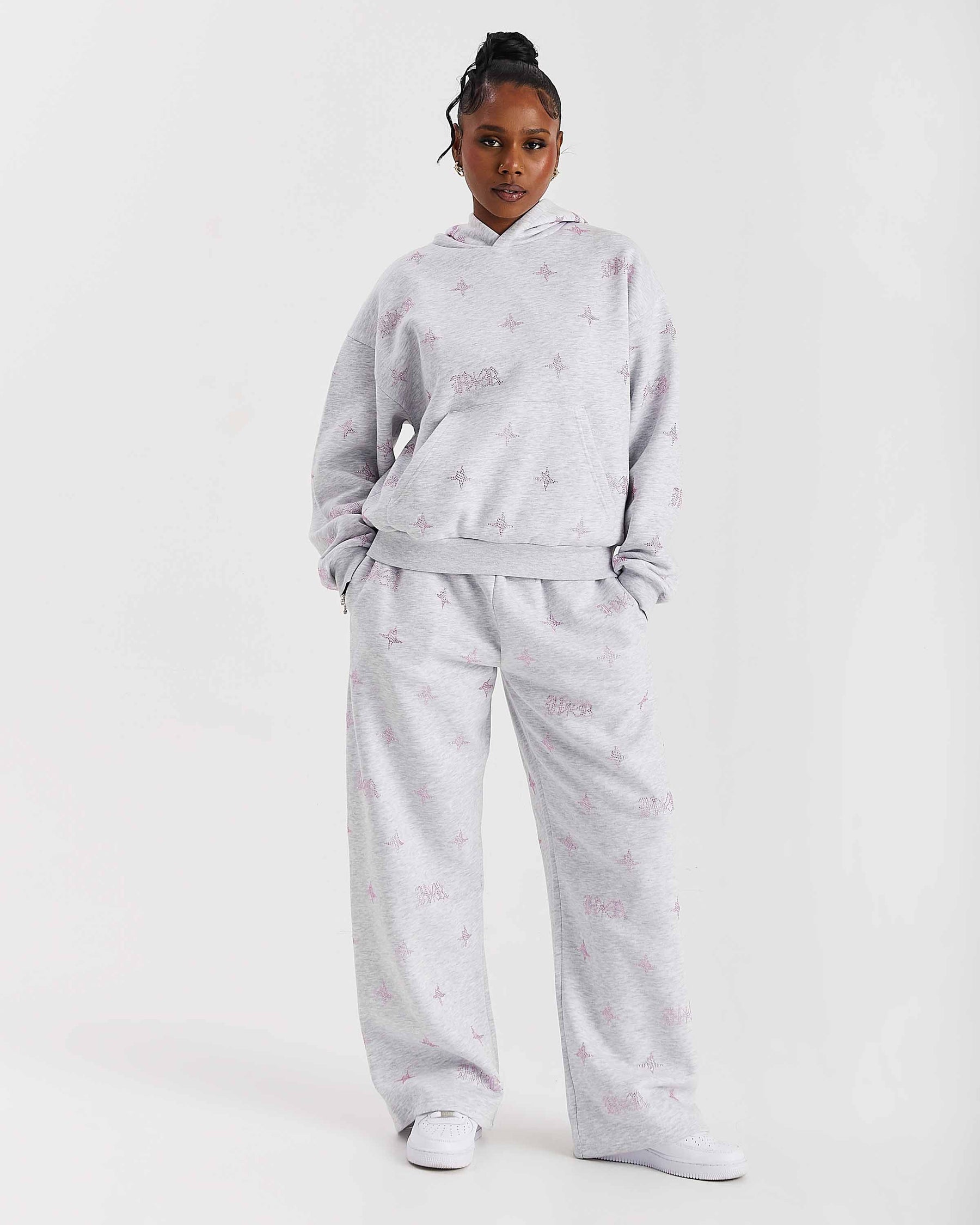 Pantaloni da jogging oversize a gamba larga Razor - Grigio chiaro/Strass