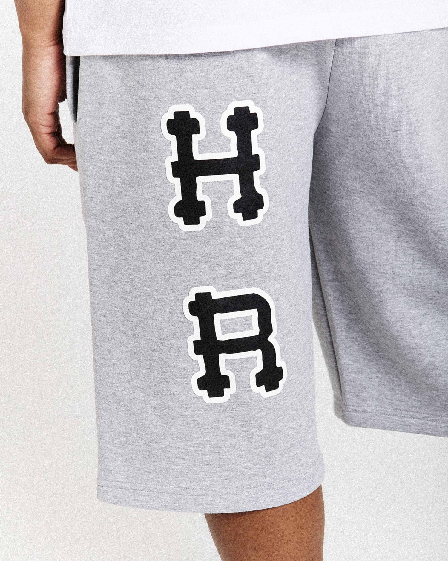 Pantaloncini oversize Loony - Grigio scuro/Bianco