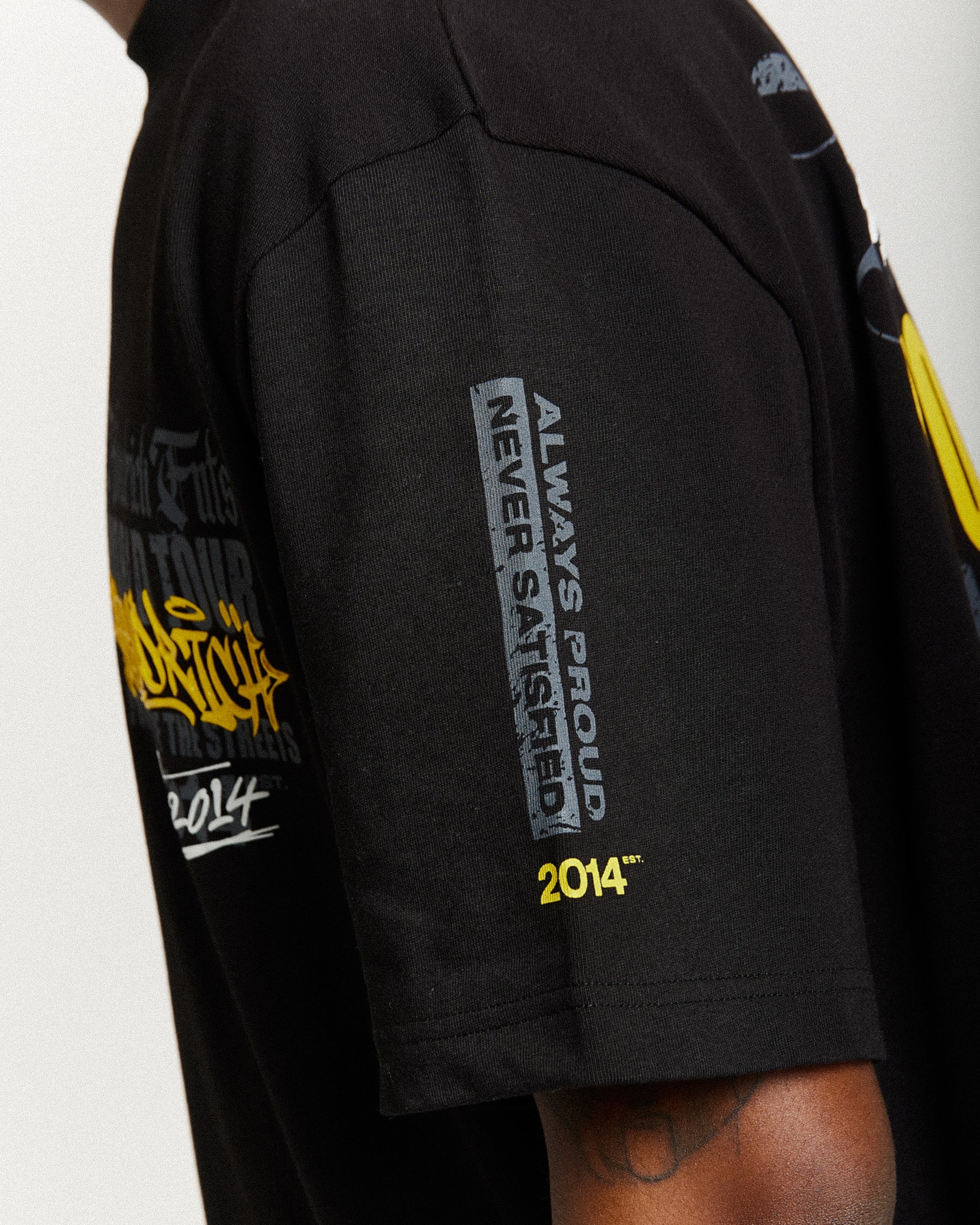 Stamp Tour Oversized T-Shirt - Black/Grey/Yellow