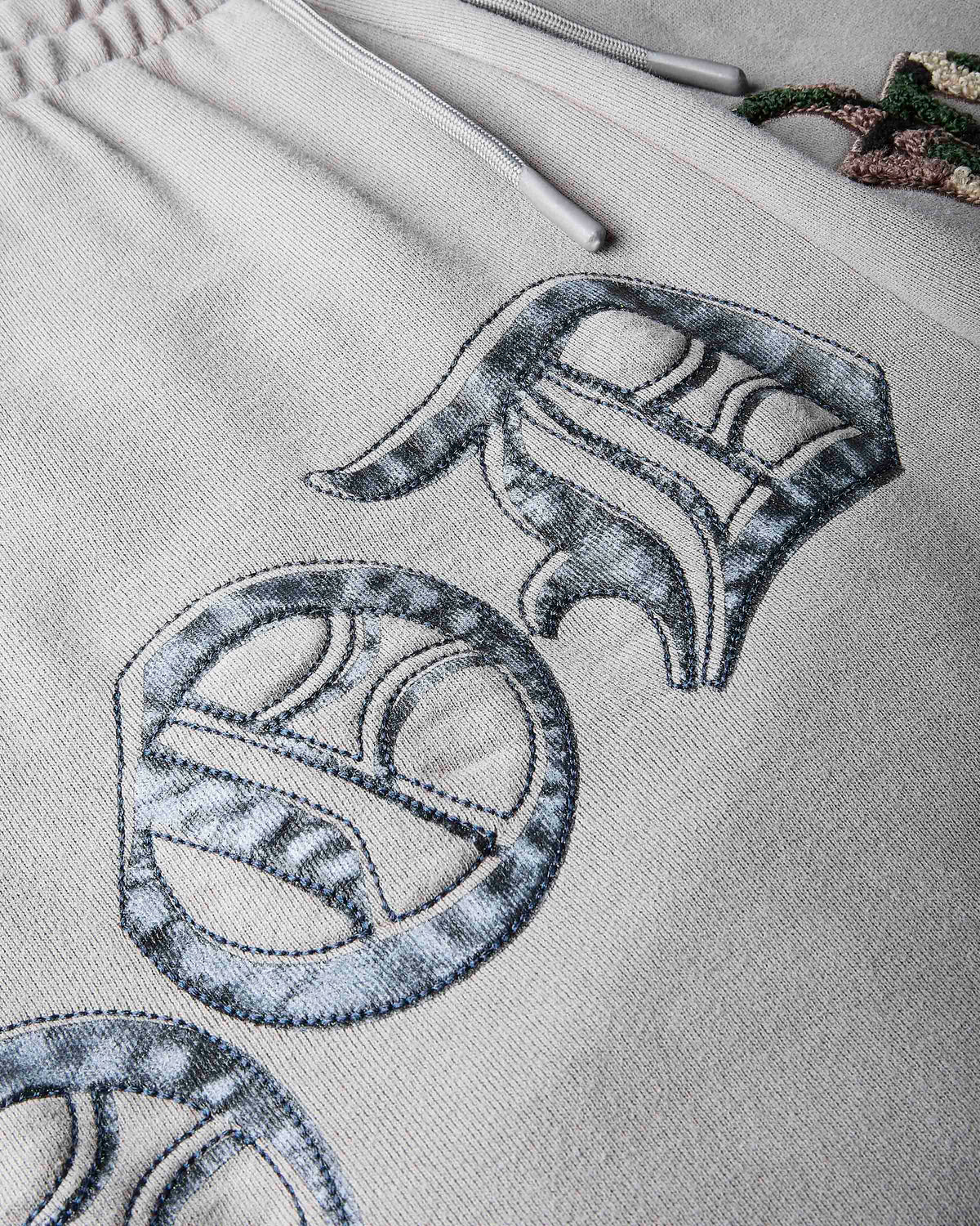 Felpa con Cappuccio con Zip Oversize Inkfall - Silent Storm/Nero/Mimetico
